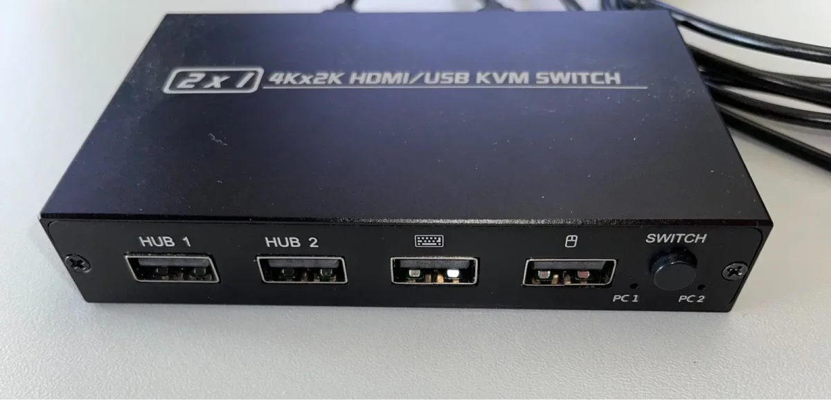 سوئیچ KVM مدل 2 پورت HDMI و USB برند Aimos