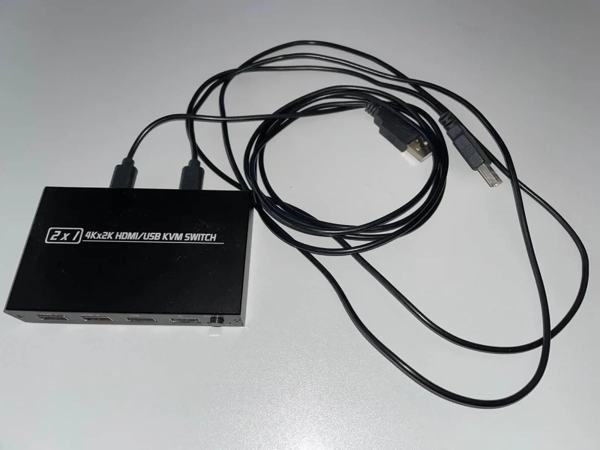 سوئیچ KVM مدل 2 پورت HDMI و USB برند Aimos