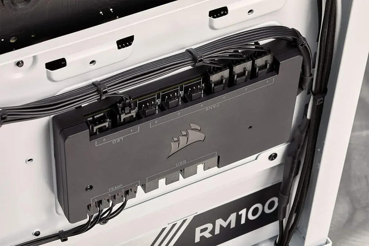 کنترل کننده هوشمند فن کورسیر مدل Corsair Commander PRO Digital Fan and RGB Lighting Controller
