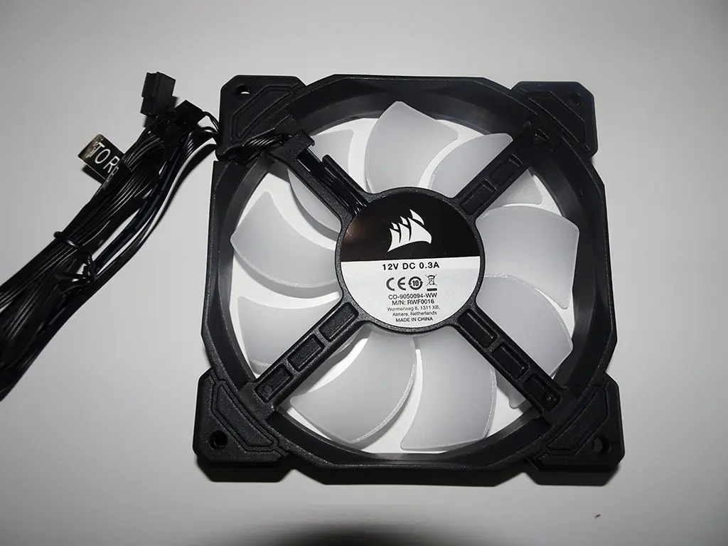 فن خنک کننده کورسیر مدل SP120 RGB PRO