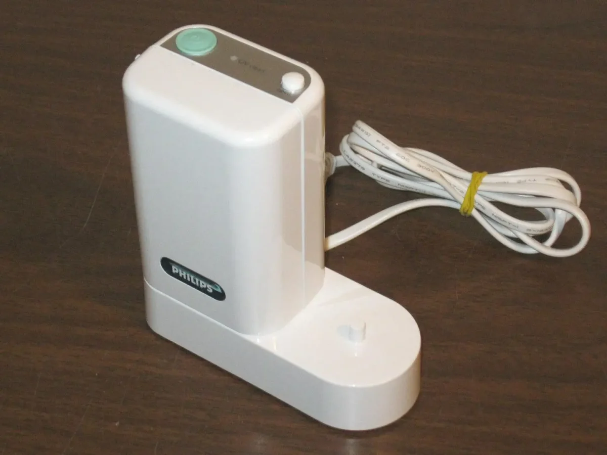 ضد عفونی کننده و هولدر مسواک برقی فیلیپس PHILIPS SONICARE UV مدل HX6150